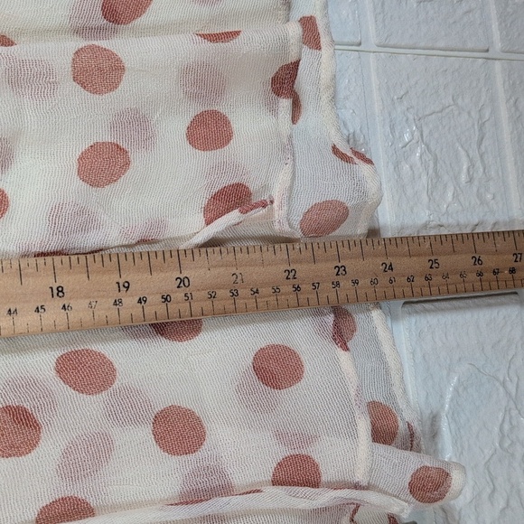 339-Zara Blouse with Cream and Pink Polka Dots - Picture 4 of 5